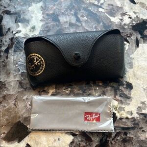 Free add-on🔥 Ray-Ban Black Sunglasses Case